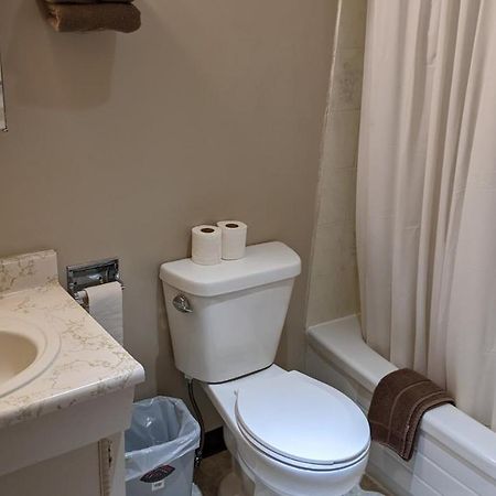 Singing Surf Inn & Pub マセット エクステリア 写真